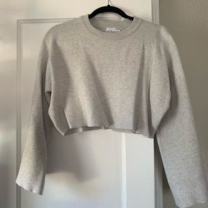 Crop top, long flare sleeve gray lightweight sweater